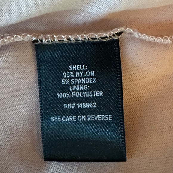 Torrid cold shoulder lace tank top rose gold/blush size 2X - Picture 8 of 9